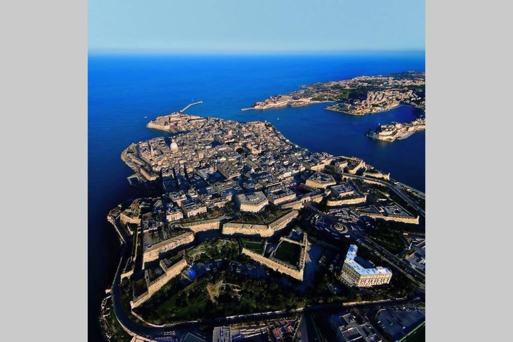 Valletta Art House - Retro Bordello المظهر الخارجي الصورة